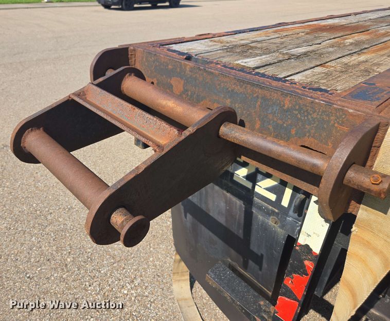 image for item DU7774 1979 Fontaine flatbed trailer