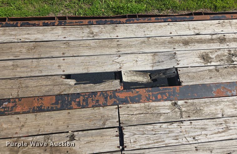 image for item DU7774 1979 Fontaine flatbed trailer