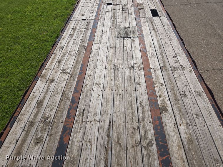 image for item DU7774 1979 Fontaine flatbed trailer