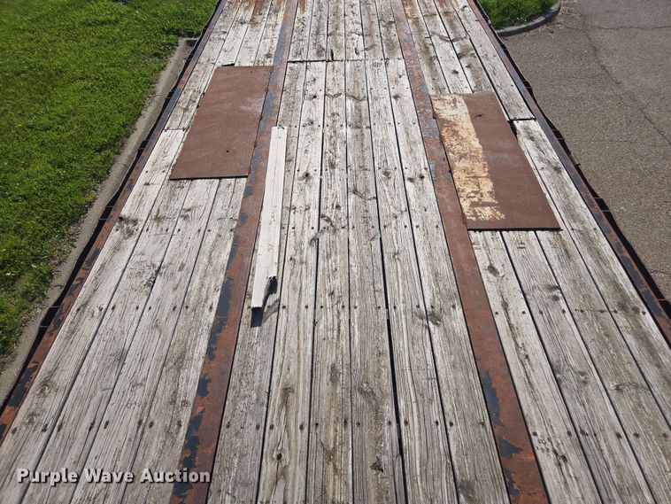 image for item DU7774 1979 Fontaine flatbed trailer