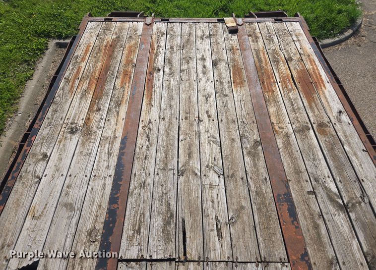 image for item DU7774 1979 Fontaine flatbed trailer