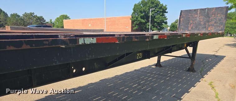 image for item DU7774 1979 Fontaine flatbed trailer