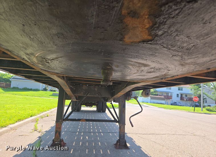 image for item DU7774 1979 Fontaine flatbed trailer