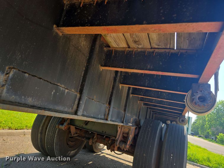 image for item DU7774 1979 Fontaine flatbed trailer