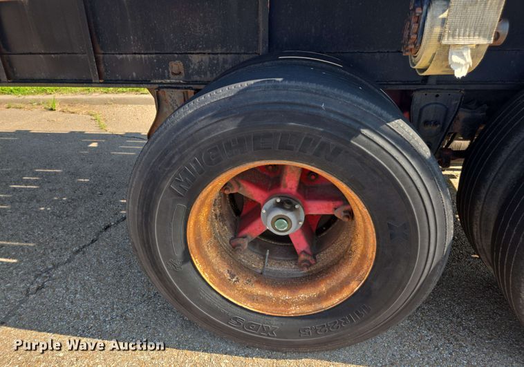 image for item DU7774 1979 Fontaine flatbed trailer