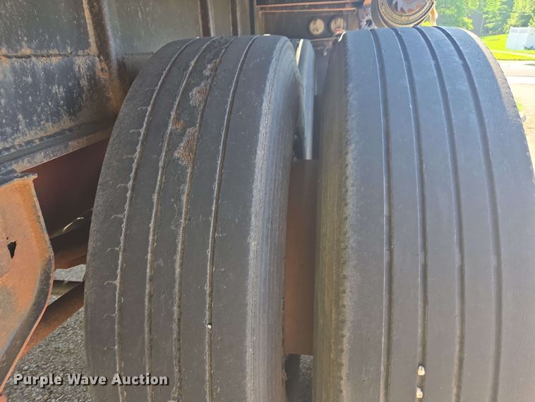 image for item DU7774 1979 Fontaine flatbed trailer