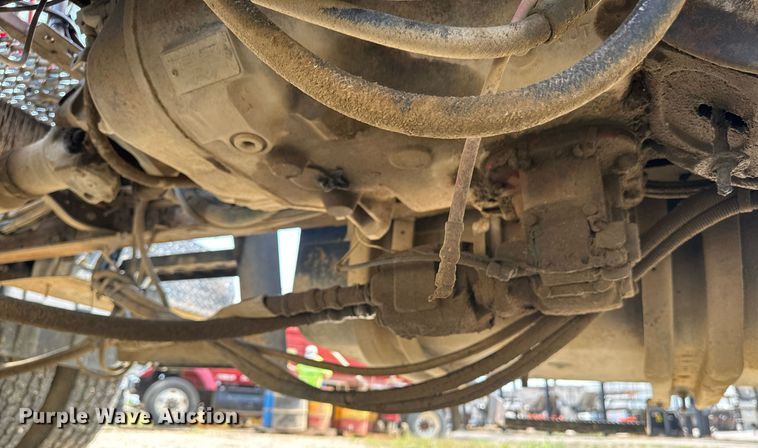 image for item DU7831 2002 International 2574 semi truck