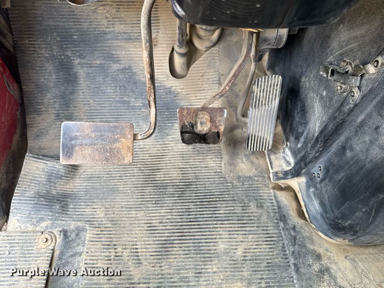 image for item DU7831 2002 International 2574 semi truck