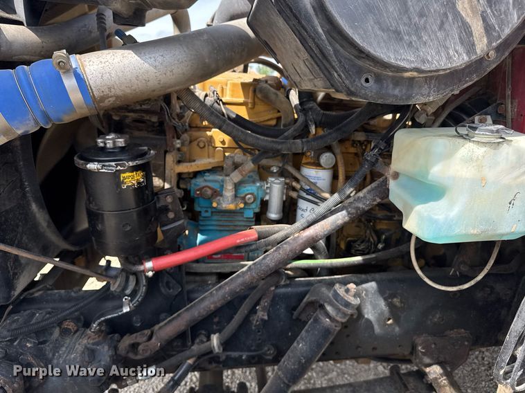 image for item DU7831 2002 International 2574 semi truck