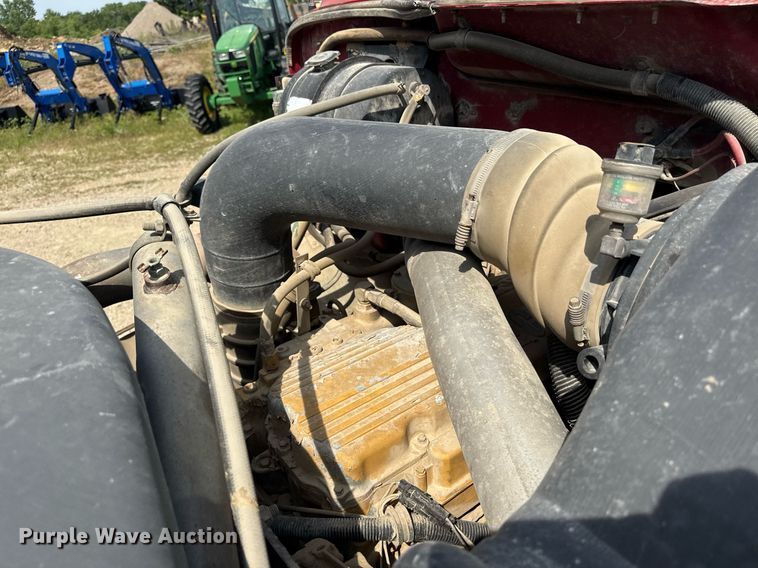 image for item DU7831 2002 International 2574 semi truck