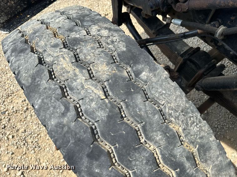 image for item DU7831 2002 International 2574 semi truck