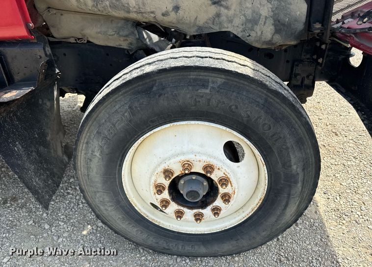 image for item DU7831 2002 International 2574 semi truck