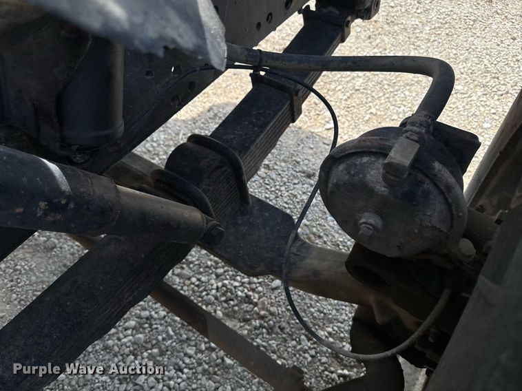 image for item DU7831 2002 International 2574 semi truck