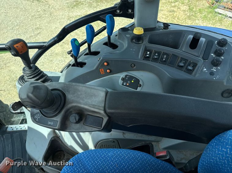 image for item DU7832 2014 New Holland T5.115 MFWD tractor