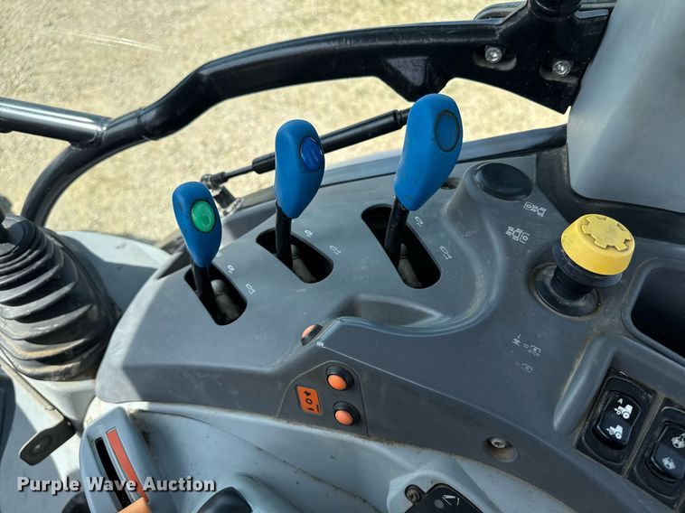 image for item DU7832 2014 New Holland T5.115 MFWD tractor