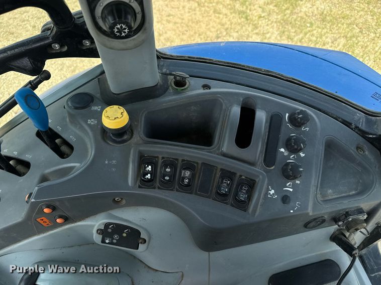 image for item DU7832 2014 New Holland T5.115 MFWD tractor