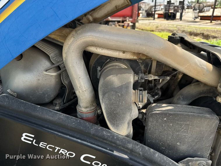 image for item DU7832 2014 New Holland T5.115 MFWD tractor