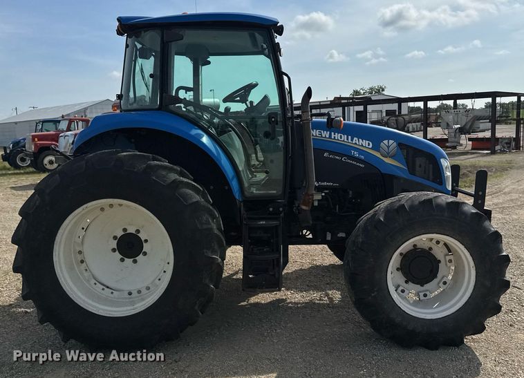 image for item DU7833 2014 New Holland T5-115 MFWD tractor