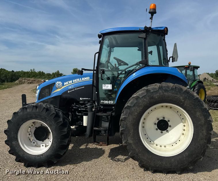 image for item DU7833 2014 New Holland T5-115 MFWD tractor