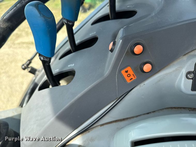 image for item DU7833 2014 New Holland T5-115 MFWD tractor