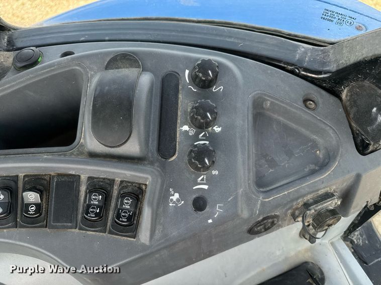 image for item DU7833 2014 New Holland T5-115 MFWD tractor