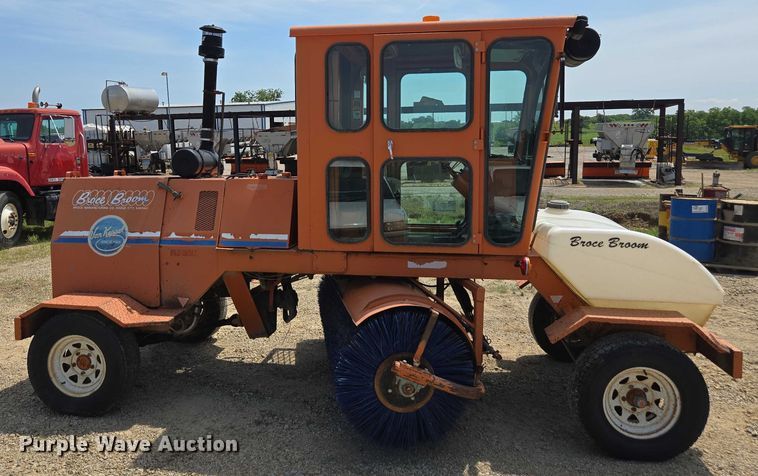 image for item DU7838 2005 Broce RJ350 broom