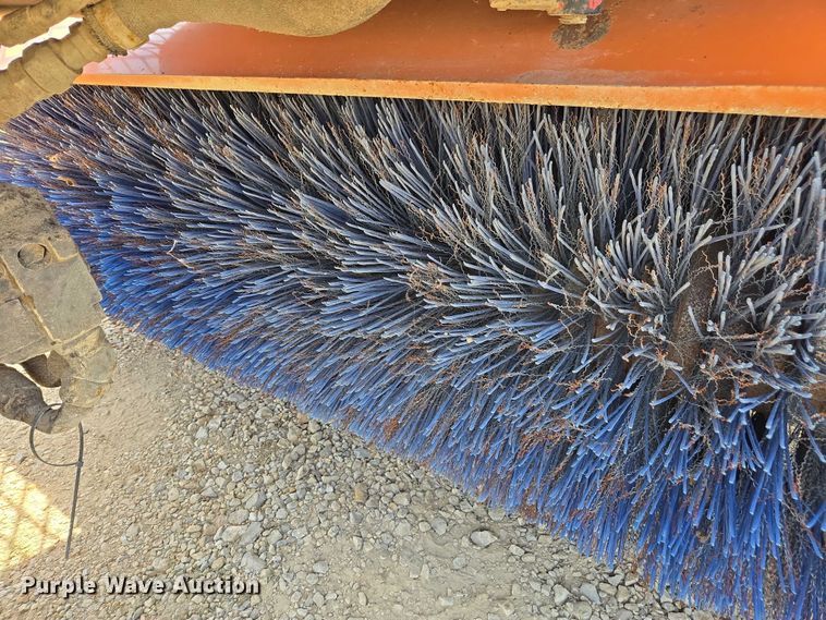 image for item DU7838 2005 Broce RJ350 broom