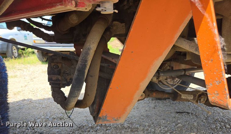 image for item DU7838 2005 Broce RJ350 broom