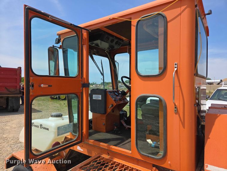 image for item DU7838 2005 Broce RJ350 broom