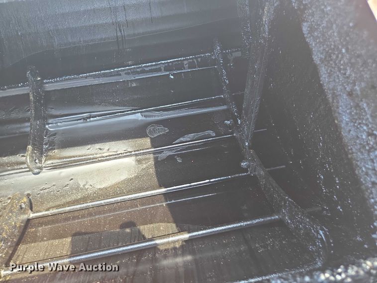 image for item DU7839 Marathon TRA pothole patcher