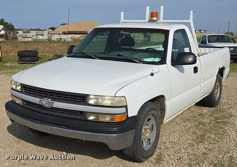 image for item DU7841 1999 Chevrolet Silverado 1500 pickup truck