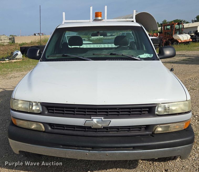 image for item DU7841 1999 Chevrolet Silverado 1500 pickup truck