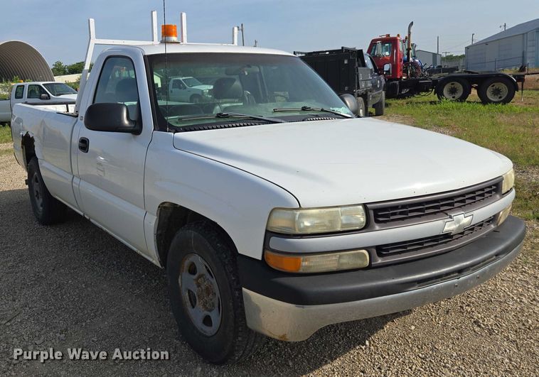 image for item DU7841 1999 Chevrolet Silverado 1500 pickup truck