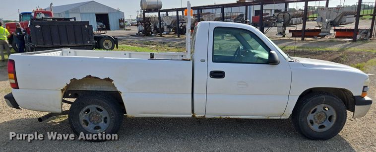 image for item DU7841 1999 Chevrolet Silverado 1500 pickup truck