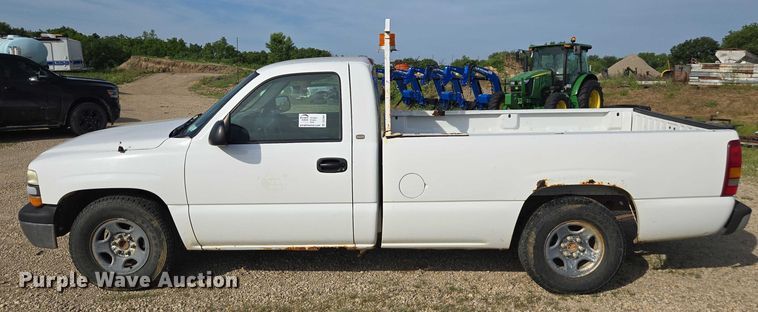 image for item DU7841 1999 Chevrolet Silverado 1500 pickup truck
