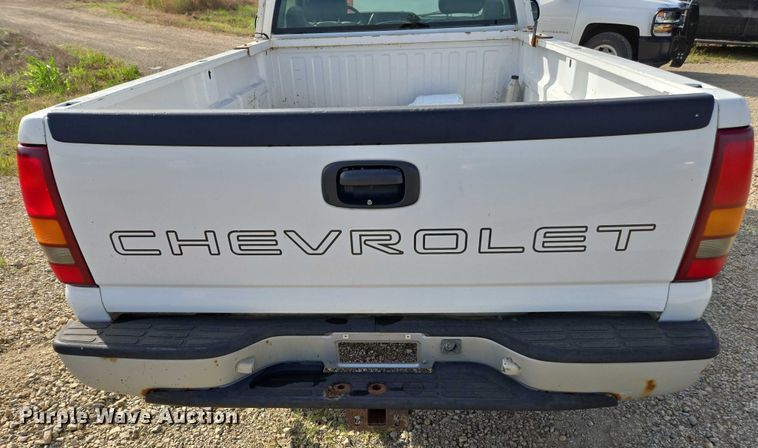 image for item DU7841 1999 Chevrolet Silverado 1500 pickup truck