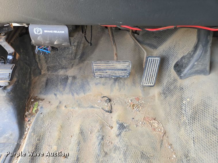 image for item DU7841 1999 Chevrolet Silverado 1500 pickup truck