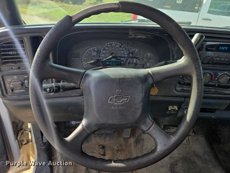 image for item DU7841 1999 Chevrolet Silverado 1500 pickup truck