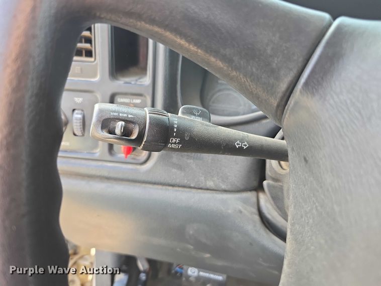 image for item DU7841 1999 Chevrolet Silverado 1500 pickup truck