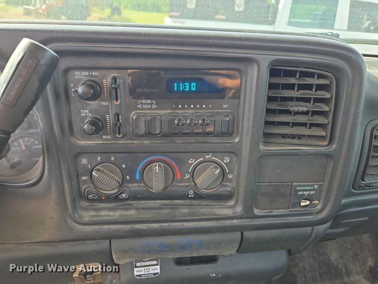 image for item DU7841 1999 Chevrolet Silverado 1500 pickup truck