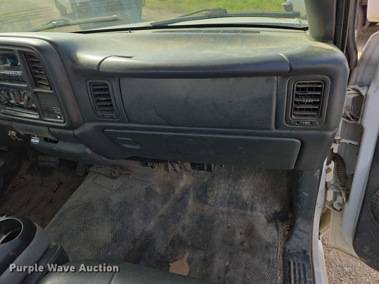 image for item DU7841 1999 Chevrolet Silverado 1500 pickup truck