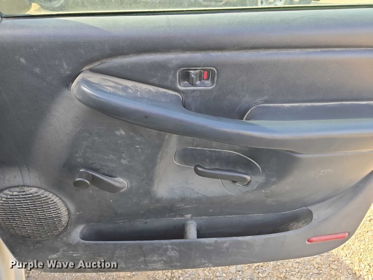 image for item DU7841 1999 Chevrolet Silverado 1500 pickup truck