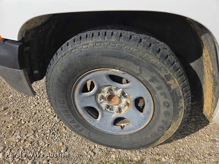 image for item DU7841 1999 Chevrolet Silverado 1500 pickup truck