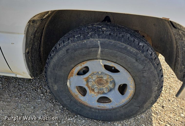 image for item DU7841 1999 Chevrolet Silverado 1500 pickup truck