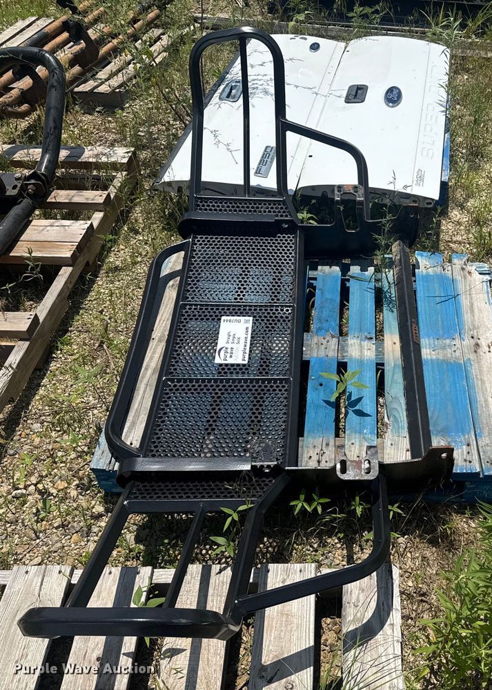 image for item DU7844 Pickup truck parts