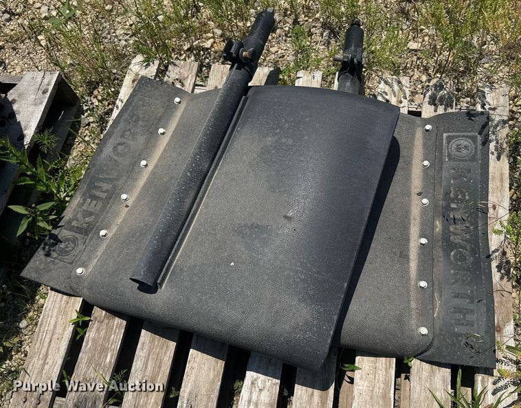 image for item DU7845 Semi truck parts