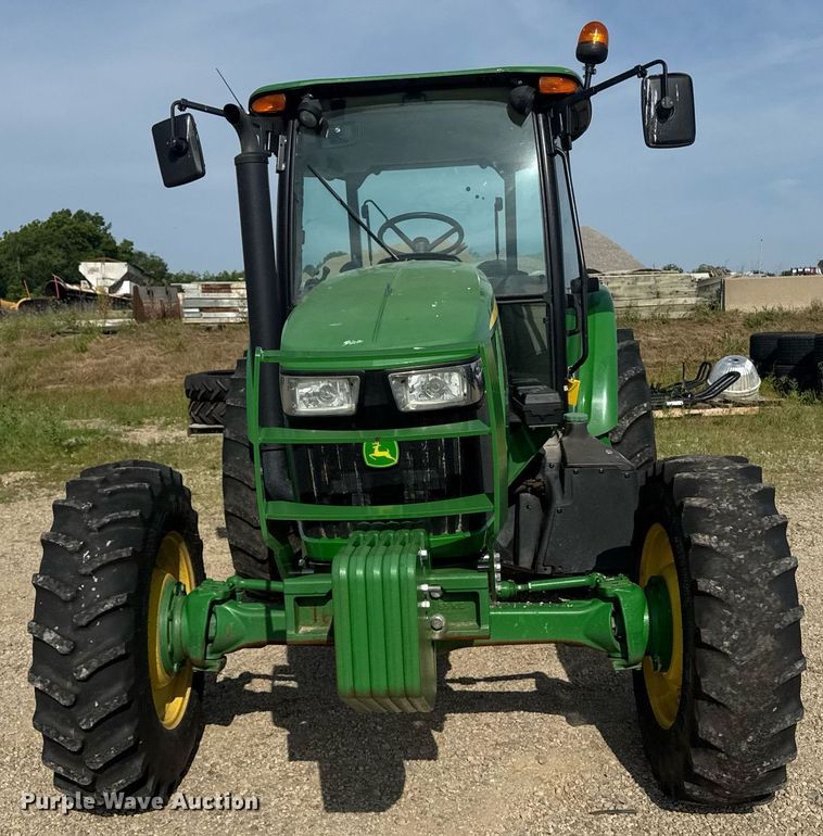 image for item DU7846 2019 John Deere 5100E MFWD tractor