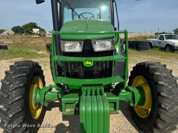 image for item DU7846 2019 John Deere 5100E MFWD tractor