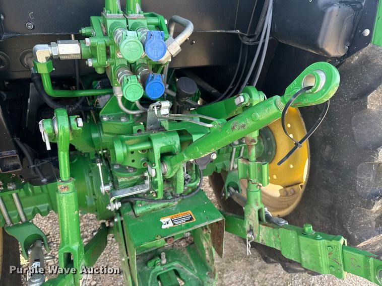 image for item DU7846 2019 John Deere 5100E MFWD tractor