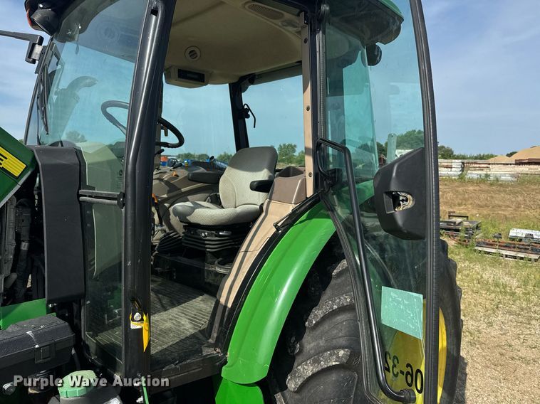 image for item DU7846 2019 John Deere 5100E MFWD tractor